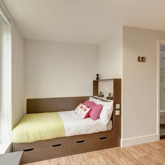 Classic En Suite - Image 2